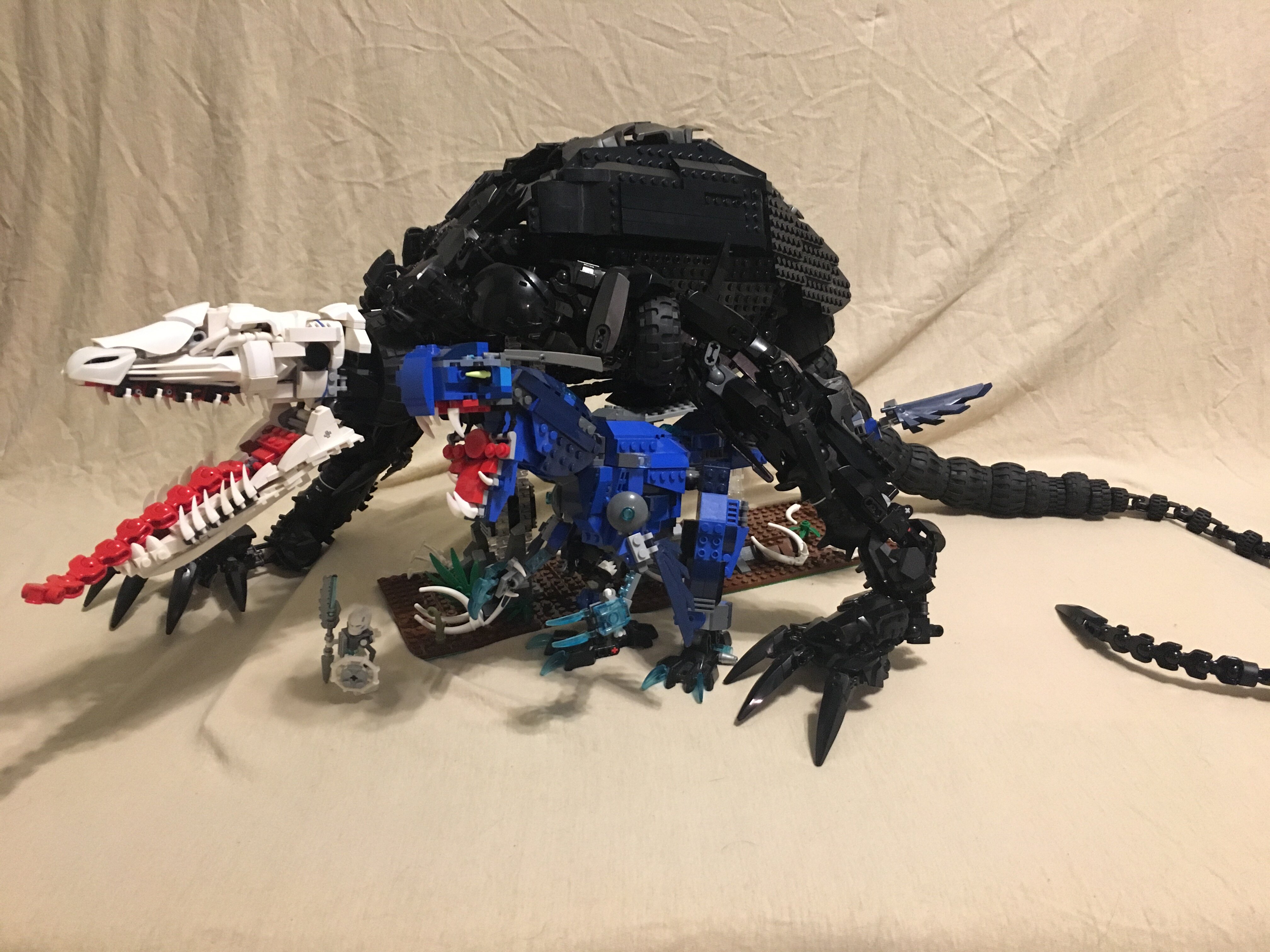 Lego skull crawler