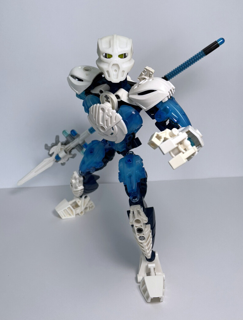 Chiara, Toa of Lightning (by Fuzz) - Lego Creations - The TTV